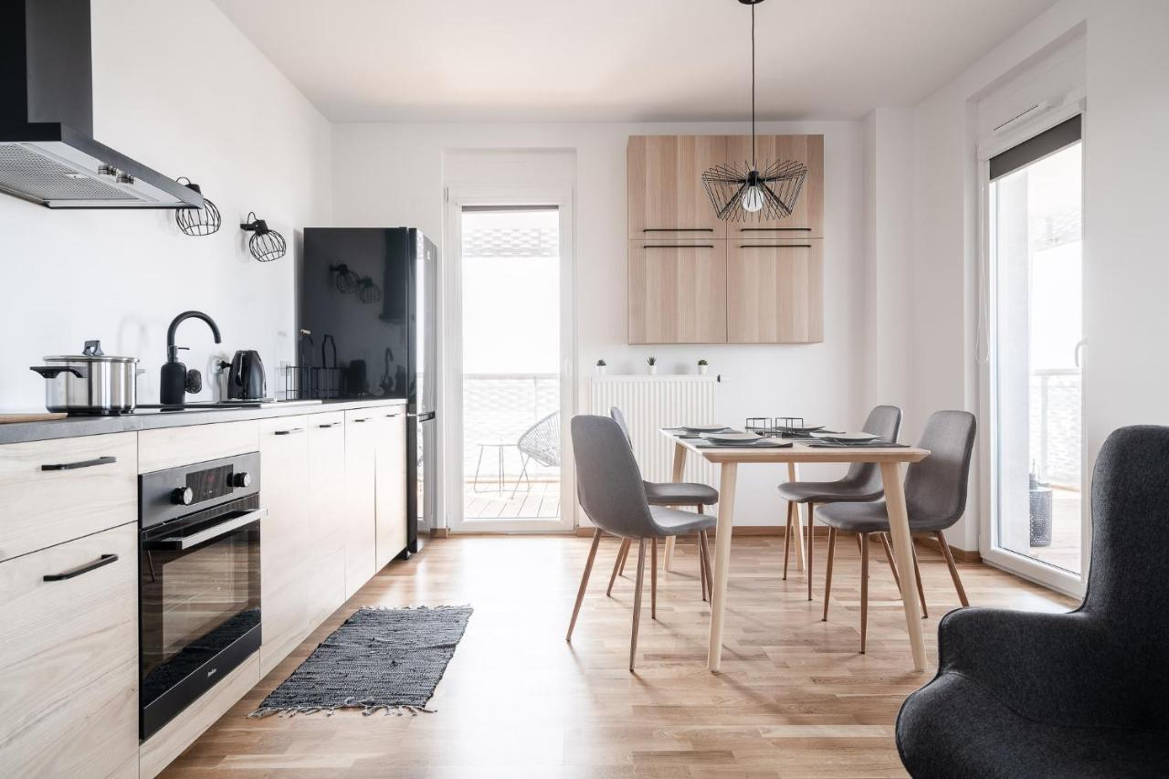 Rentplanet - Apartamenty Atal Tower วรอตซวาฟ ภายนอก รูปภาพ