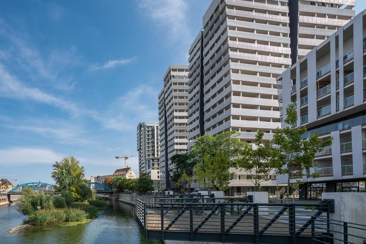 Rentplanet - Apartamenty Atal Tower วรอตซวาฟ ภายนอก รูปภาพ