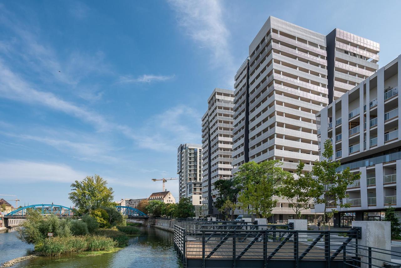 Rentplanet - Apartamenty Atal Tower วรอตซวาฟ ภายนอก รูปภาพ